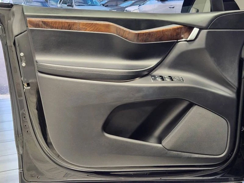 2018 Tesla Model X - Image 10 of 12
