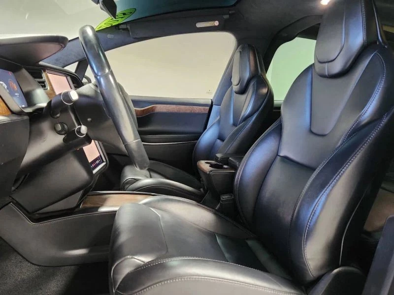 2018 Tesla Model X - Image 11 of 12