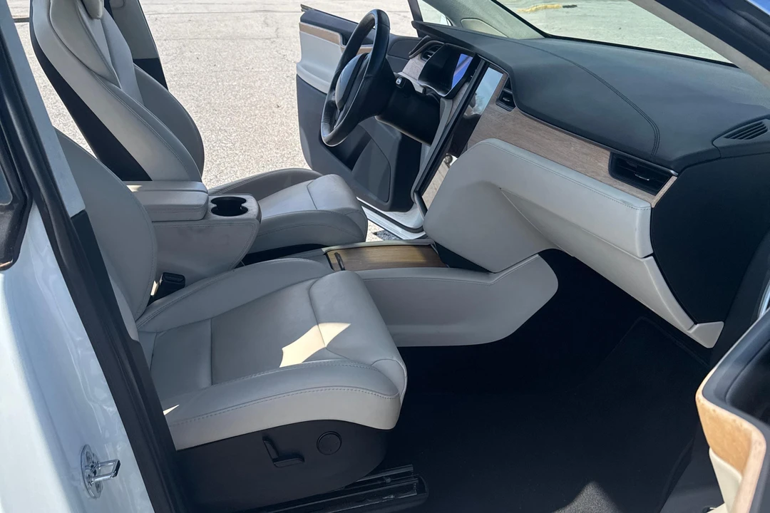 2018 Tesla Model X - Image 22 of 24
