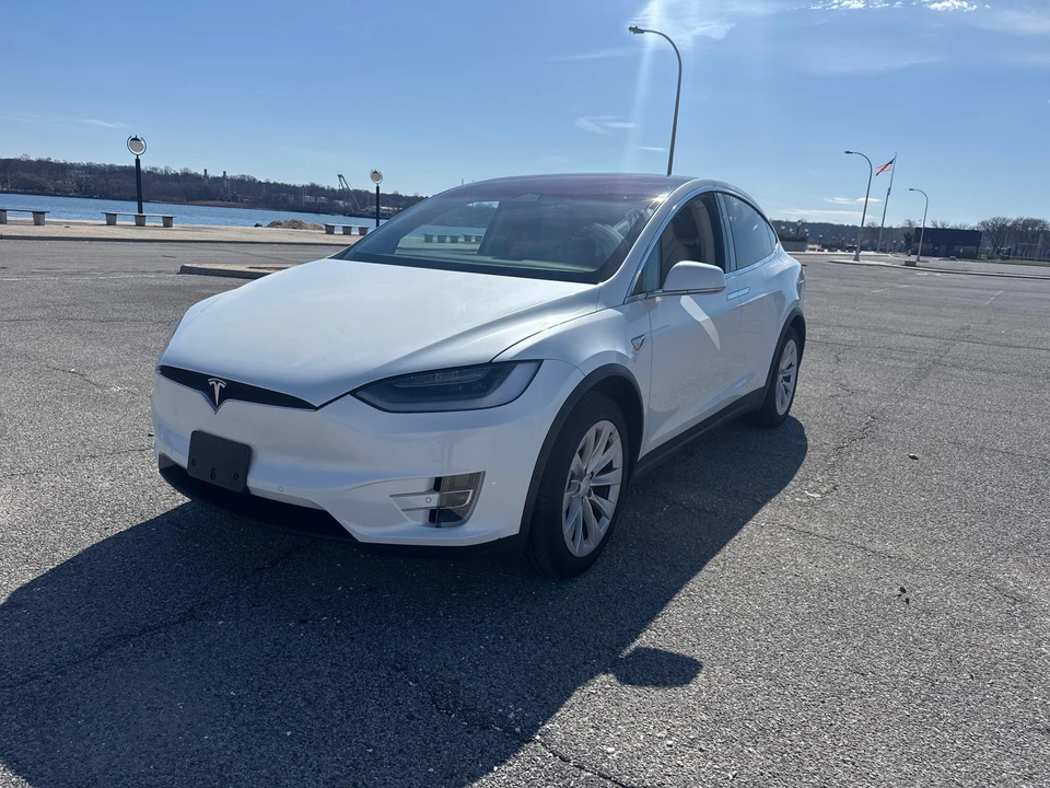 2018 Tesla Model X - Image 8 of 24