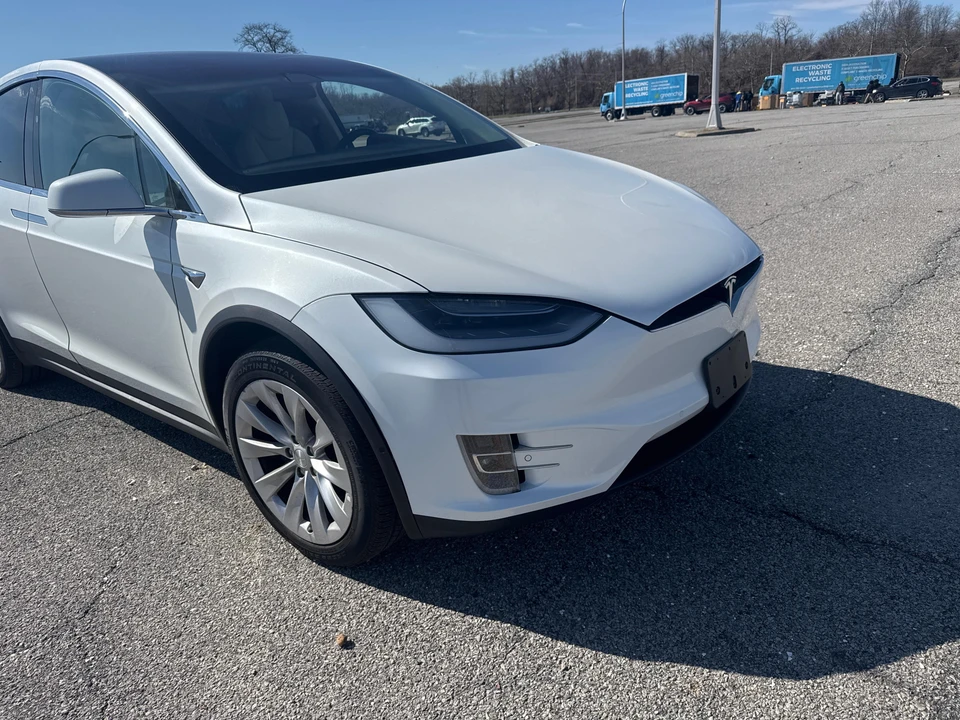 2018 Tesla Model X - Image 12 of 24