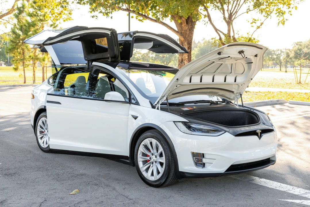 2018 Tesla Model X - Image 16 of 31