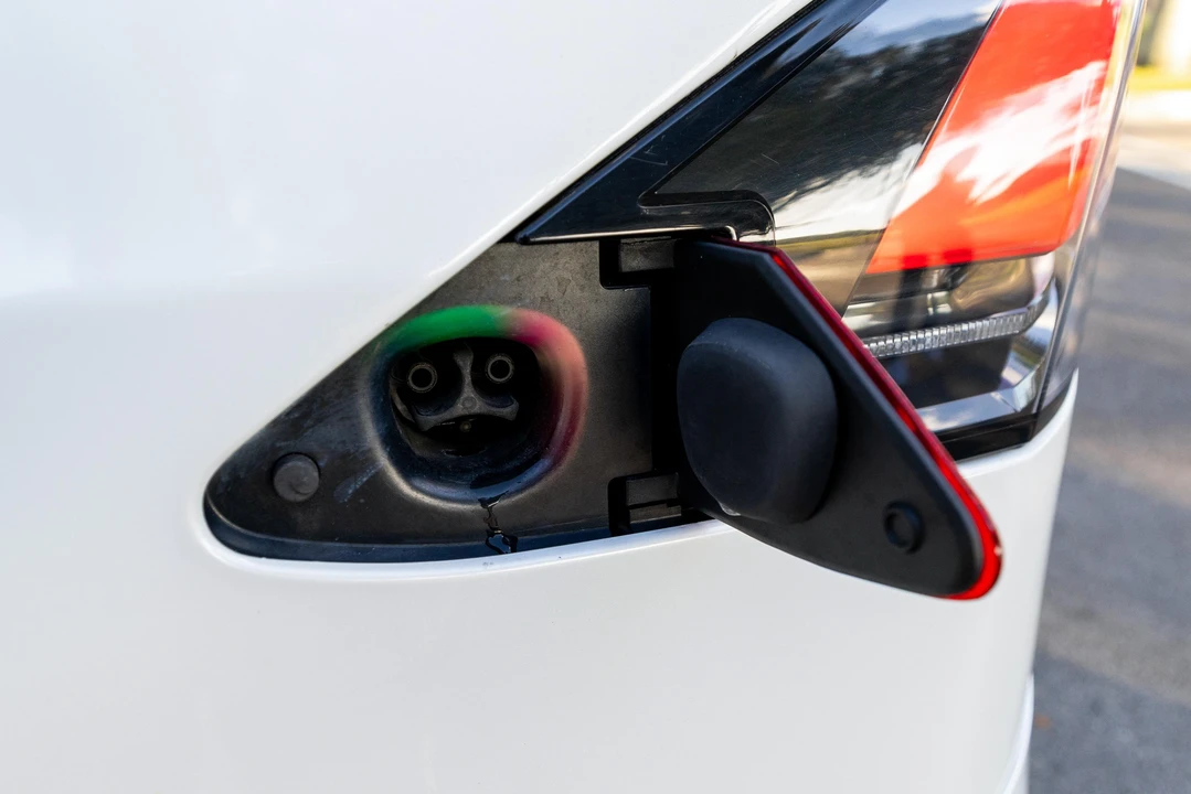 2018 Tesla Model X - Image 27 of 31