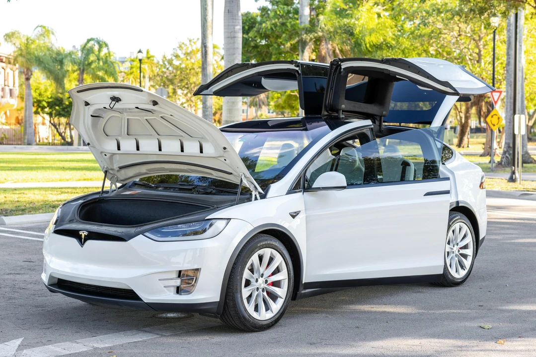 2018 Tesla Model X - Image 10 of 31