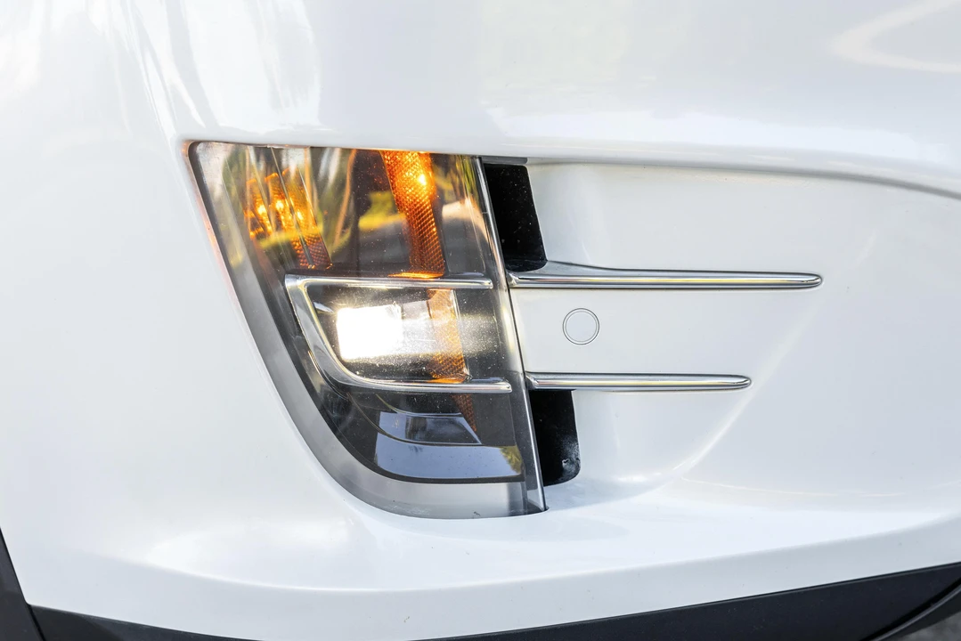 2018 Tesla Model X - Image 18 of 31