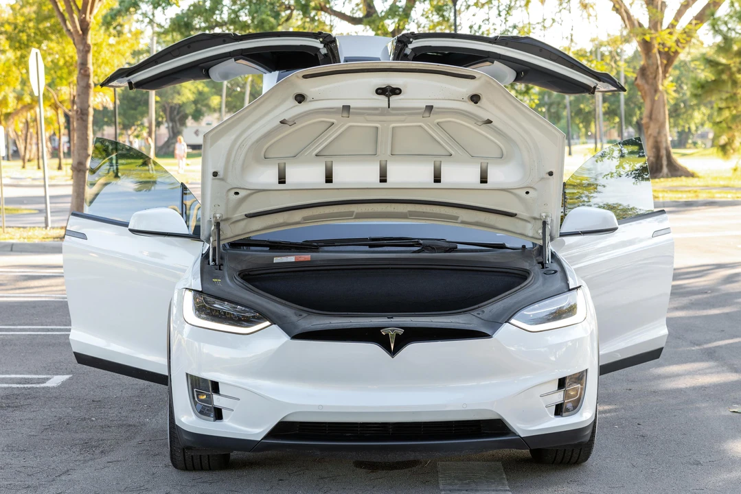2018 Tesla Model X - Image 9 of 31
