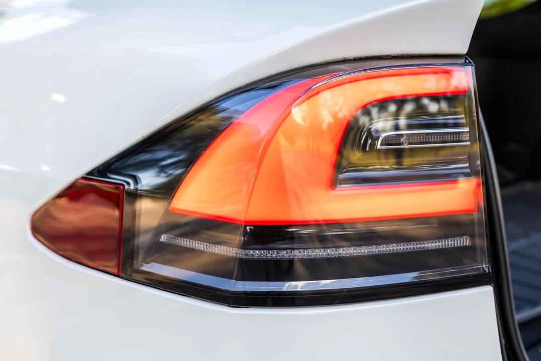 2018 Tesla Model X - Image 25 of 31