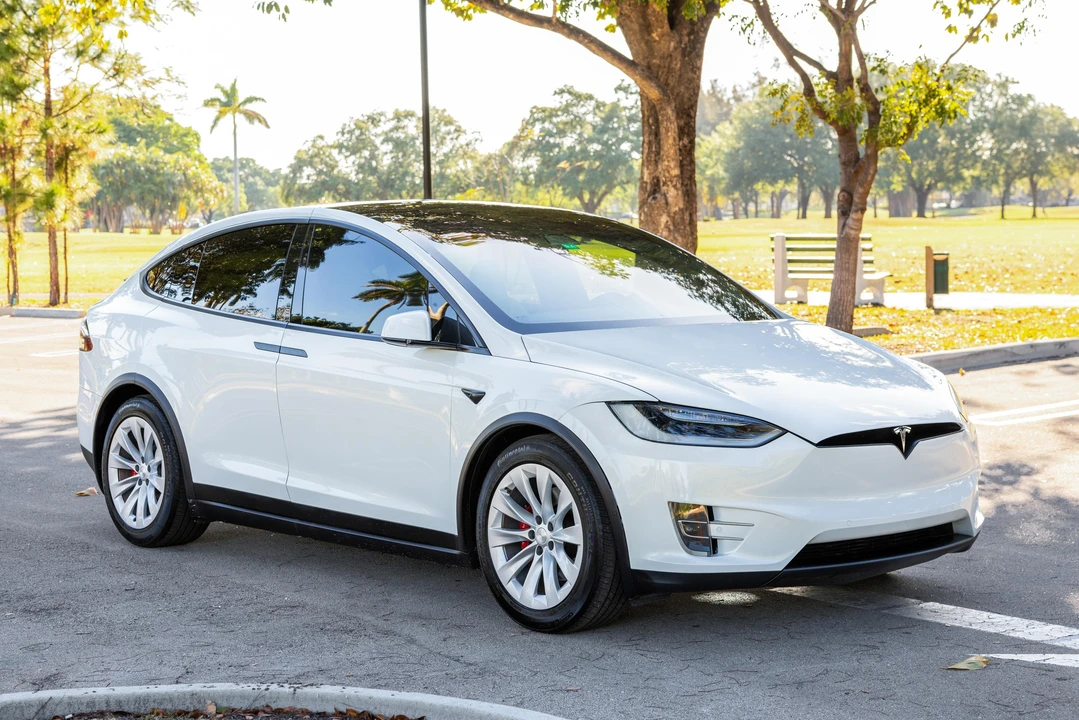 2018 Tesla Model X - Image 8 of 31