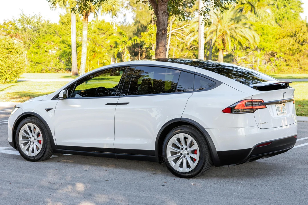 2018 Tesla Model X - Image 4 of 31