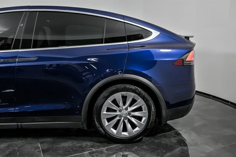 2018 Tesla Model X - Image 7 of 12