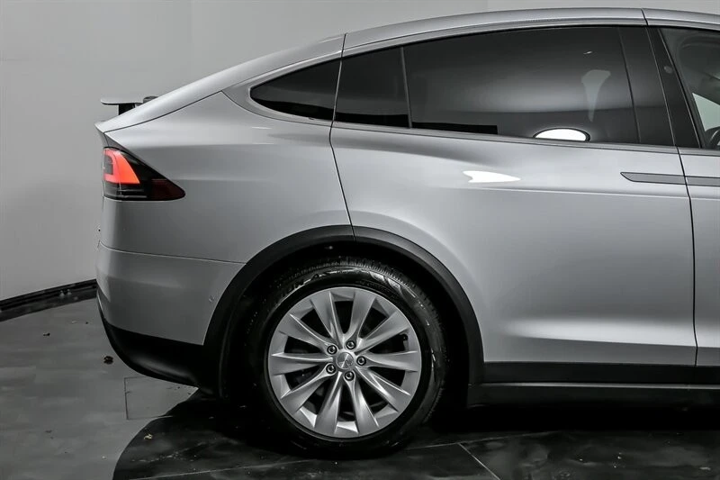 2018 Tesla Model X - Image 11 of 21