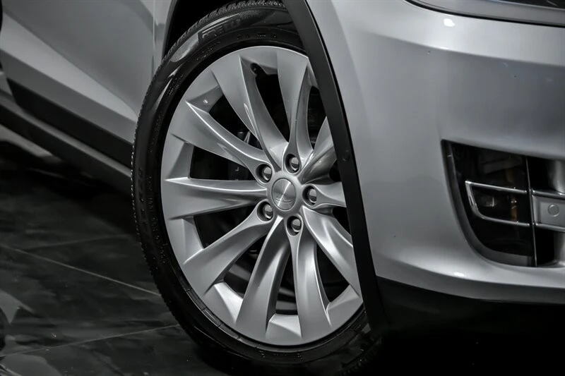 2018 Tesla Model X - Image 3 of 21