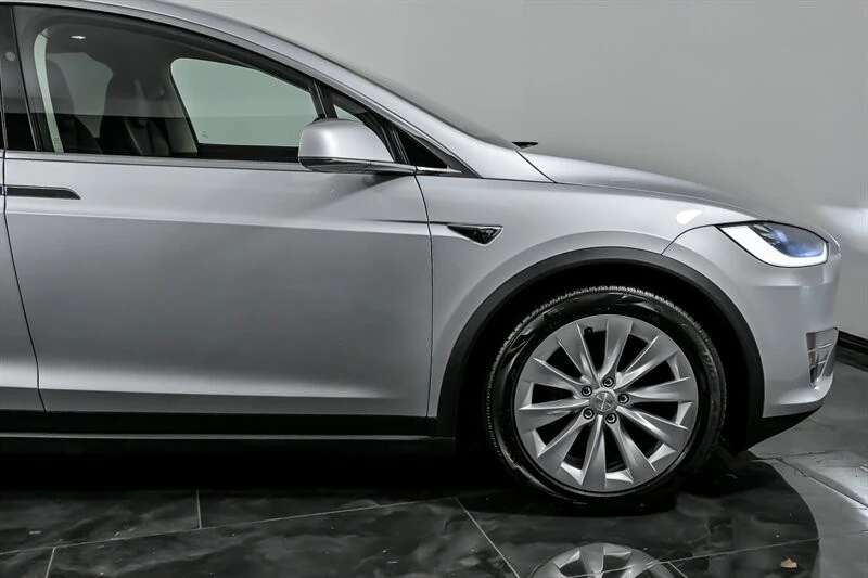 2018 Tesla Model X - Image 12 of 21