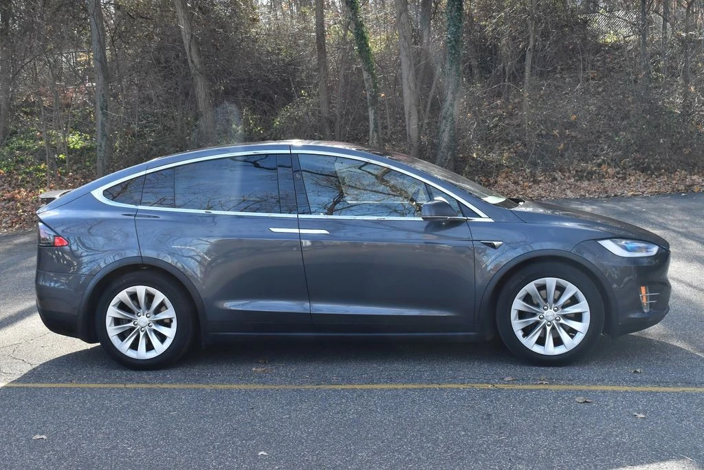 2018 Tesla Model X - Image 11 of 12