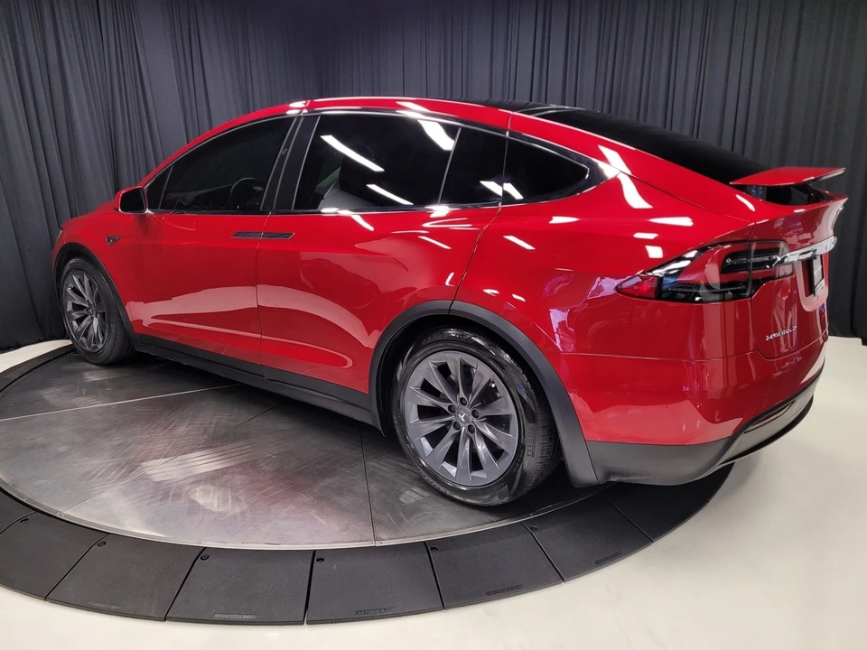 2018 Tesla Model X - Image 9 of 12