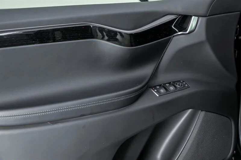 2018 Tesla Model X - Image 18 of 21