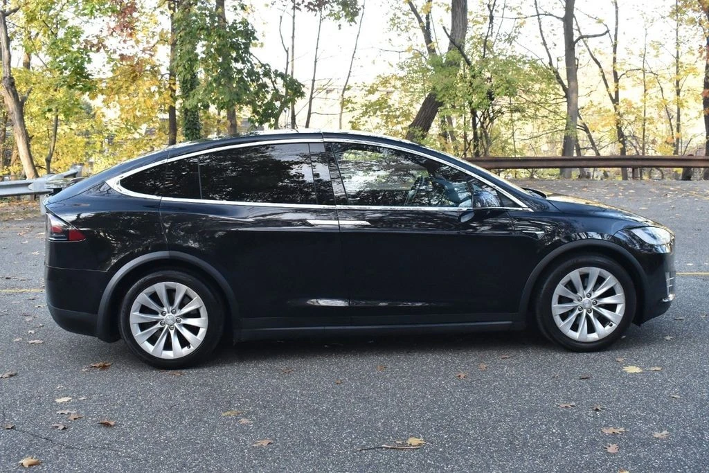 2018 Tesla Model X - Image 10 of 12