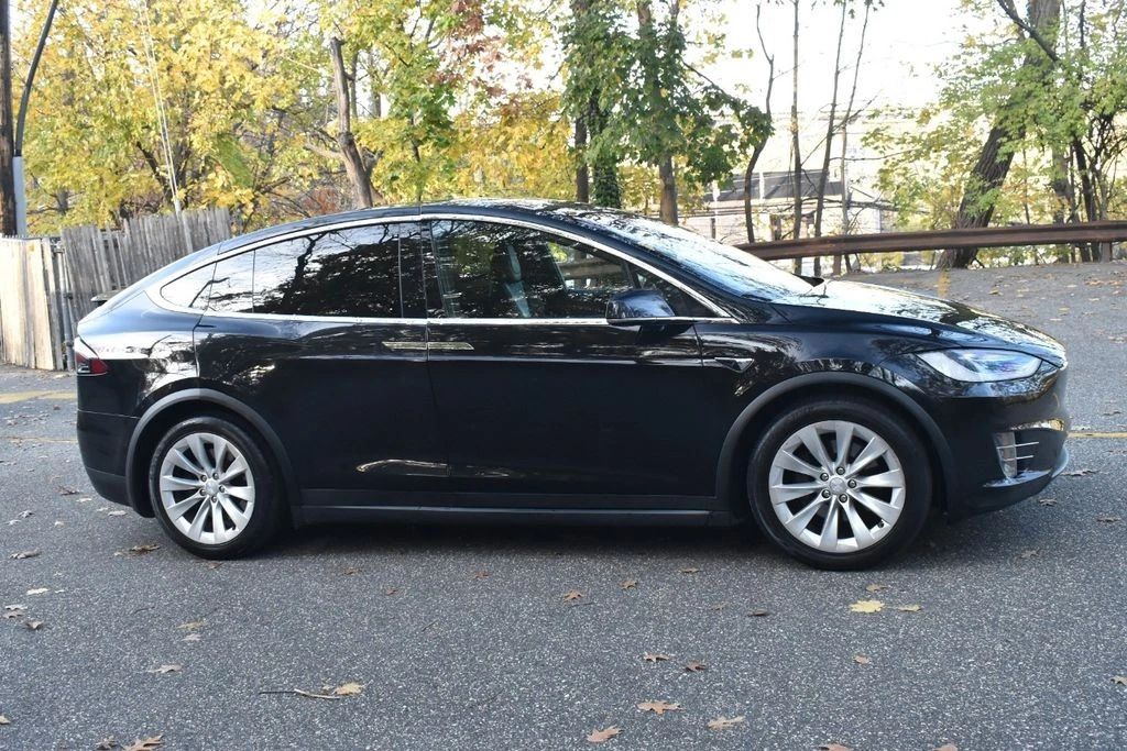 2018 Tesla Model X - Image 11 of 12