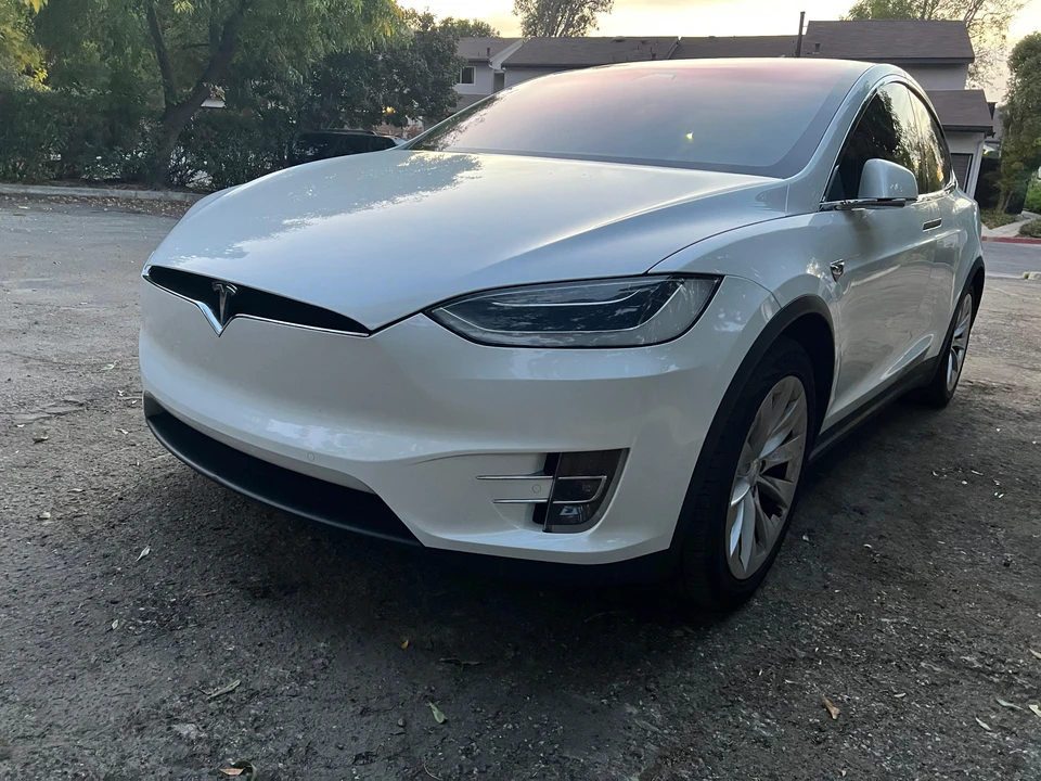 2018 Tesla Model X - Image 8 of 31