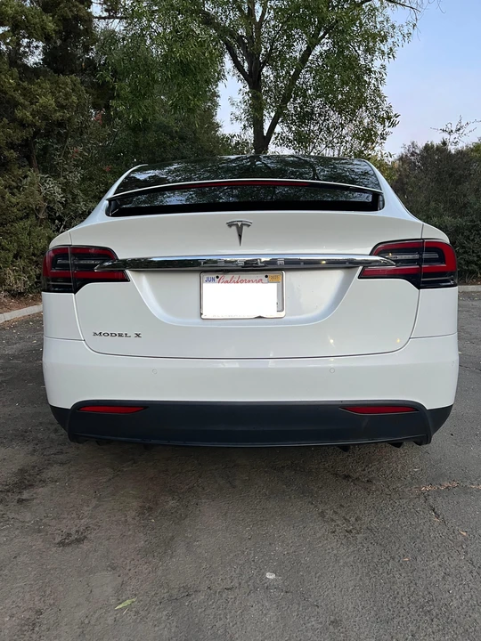 2018 Tesla Model X - Image 17 of 31