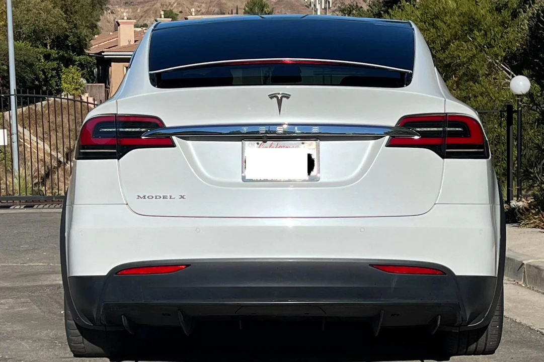 2018 Tesla Model X - Image 5 of 31