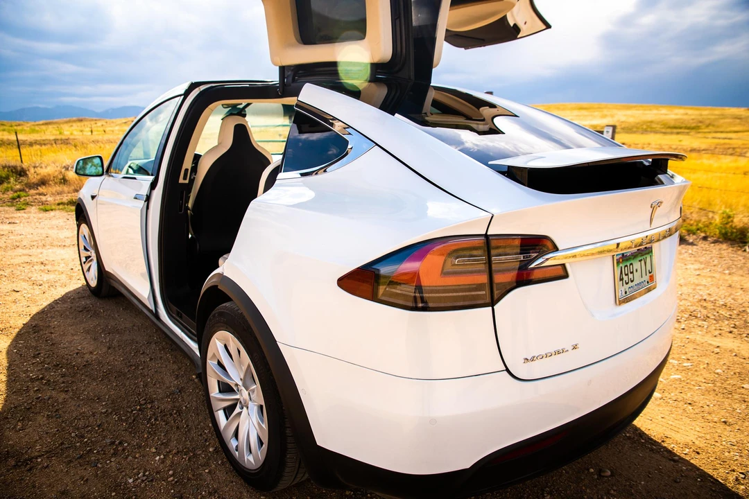 2018 Tesla Model X - Image 14 of 31