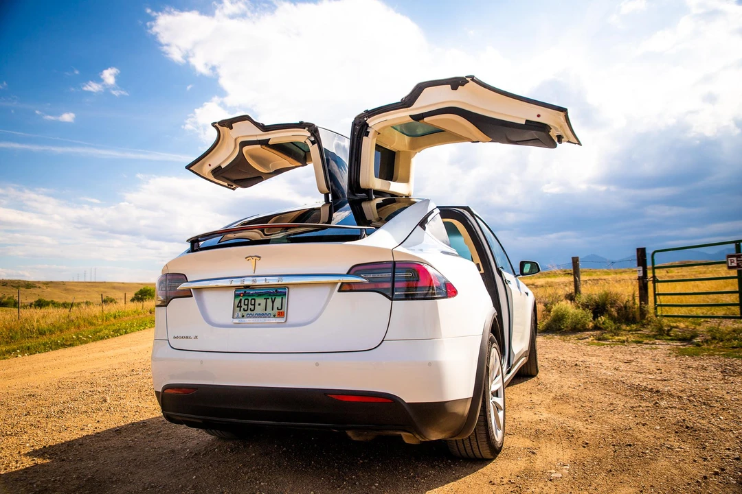 2018 Tesla Model X - Image 16 of 31