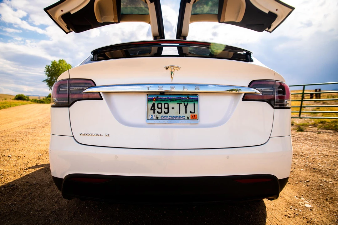 2018 Tesla Model X - Image 15 of 31