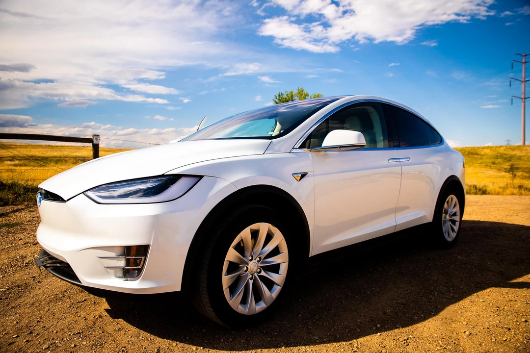 2018 Tesla Model X - Image 2 of 31