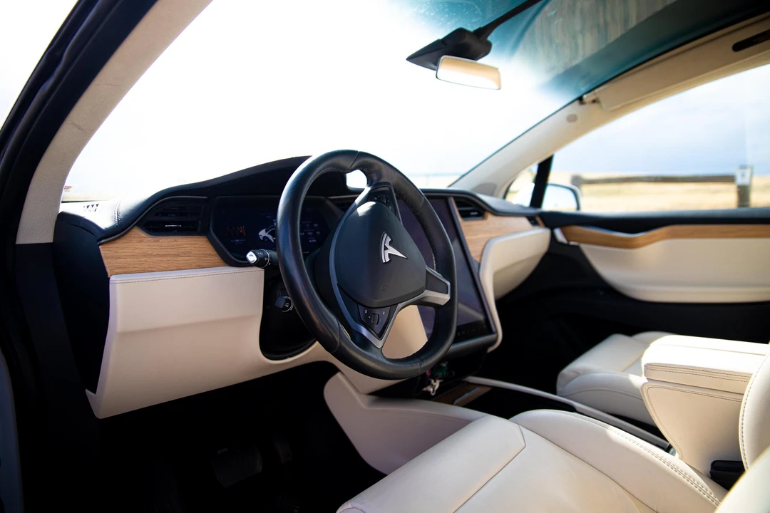 2018 Tesla Model X - Image 25 of 31