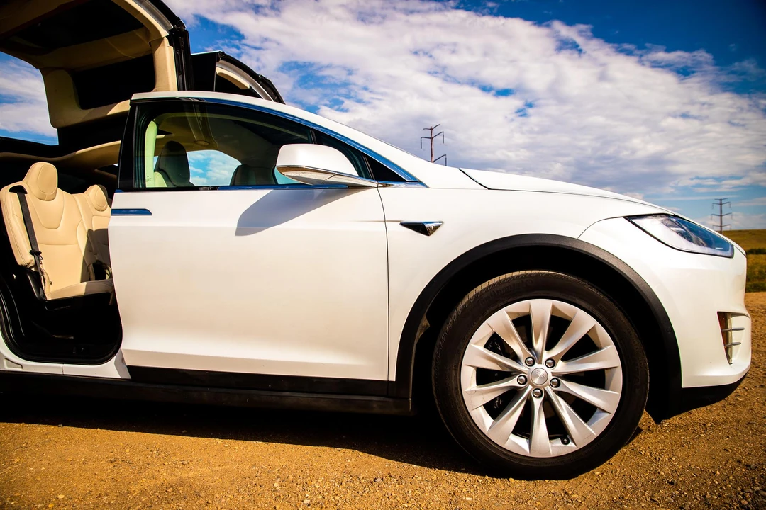 2018 Tesla Model X - Image 19 of 31