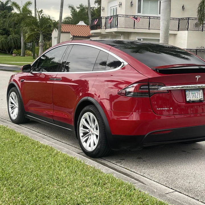 2018 Tesla Model X - Image 10 of 12