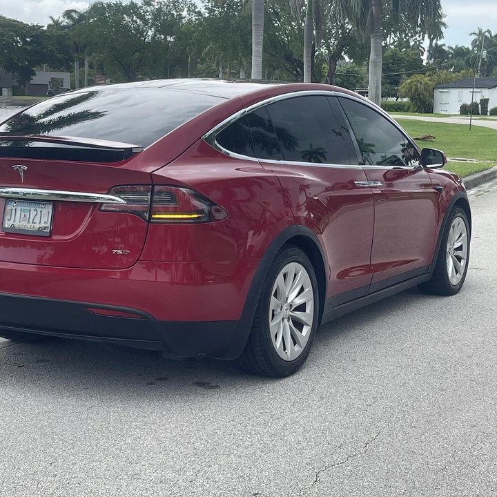 2018 Tesla Model X - Image 12 of 12