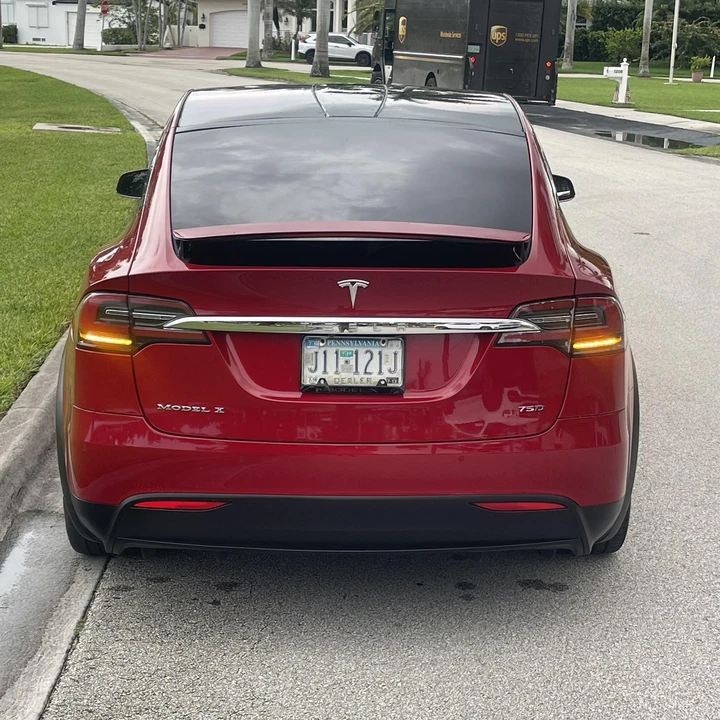 2018 Tesla Model X - Image 11 of 12