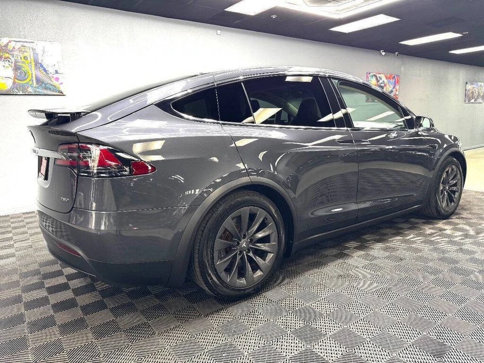 2018 Tesla Model X - Image 15 of 31