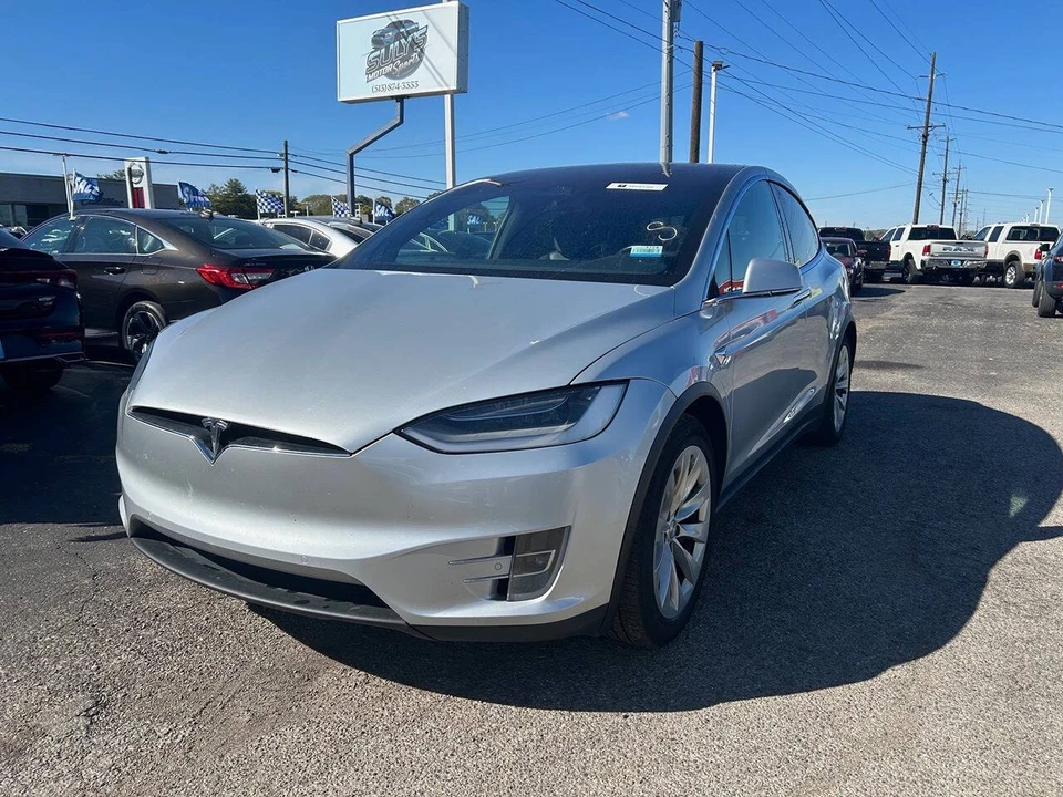 2018 Tesla Model X - Image 2 of 11