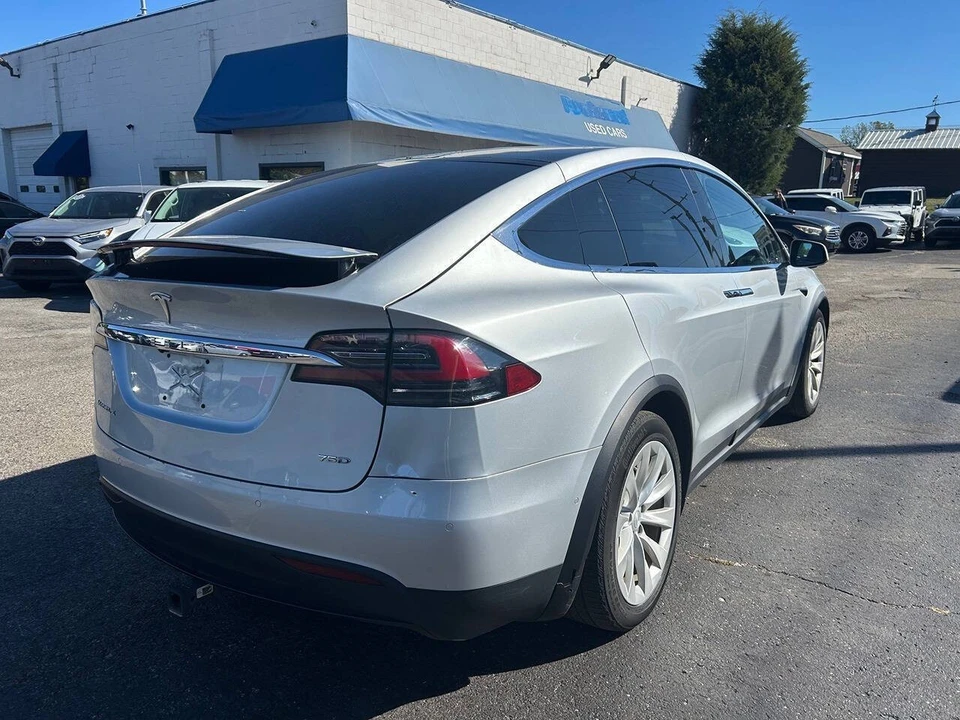 2018 Tesla Model X - Image 4 of 11