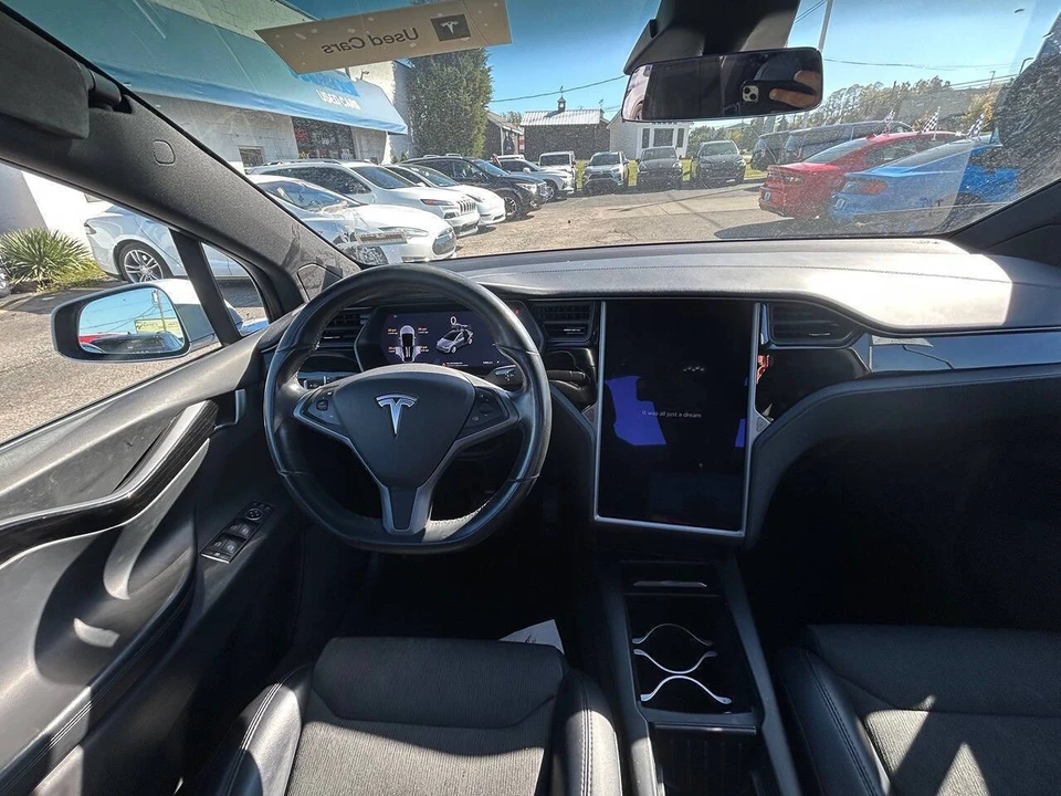 2018 Tesla Model X - Image 10 of 11