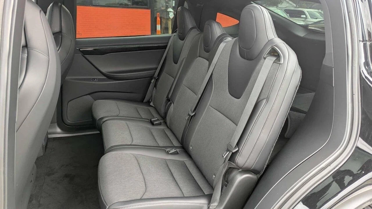 2018 Tesla Model X - Image 10 of 12
