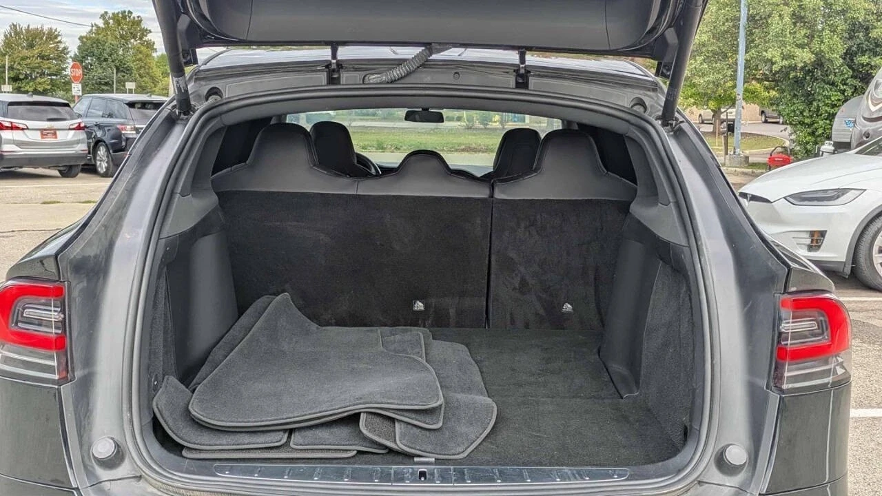 2018 Tesla Model X - Image 9 of 12