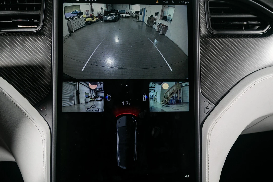 2018 Tesla Model X - Image 16 of 21