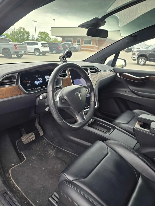 2018 Tesla Model X - Image 10 of 21