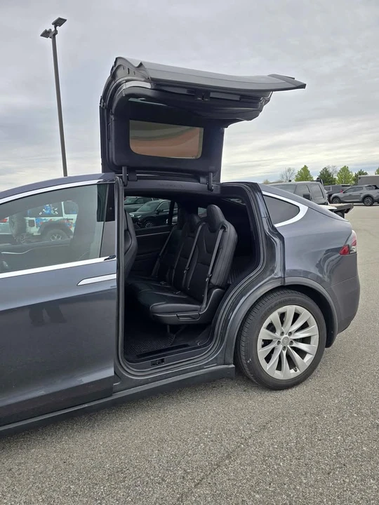 2018 Tesla Model X - Image 6 of 21