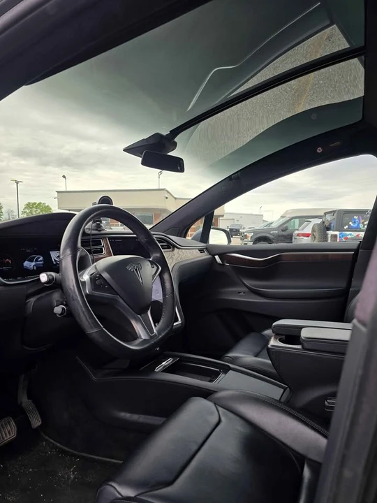 2018 Tesla Model X - Image 11 of 21