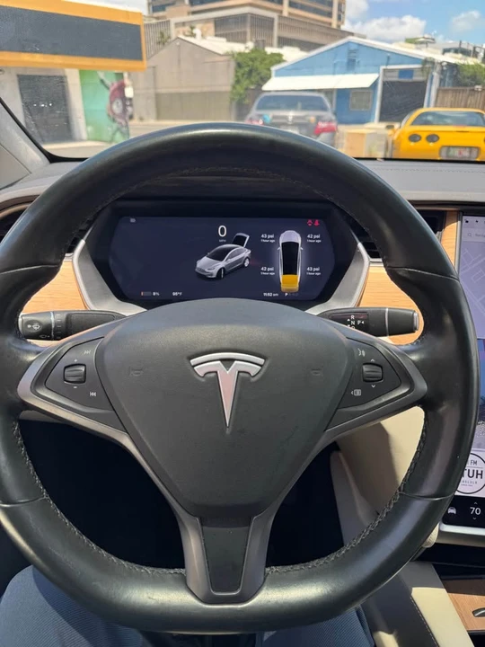 2018 Tesla Model X - Image 12 of 16