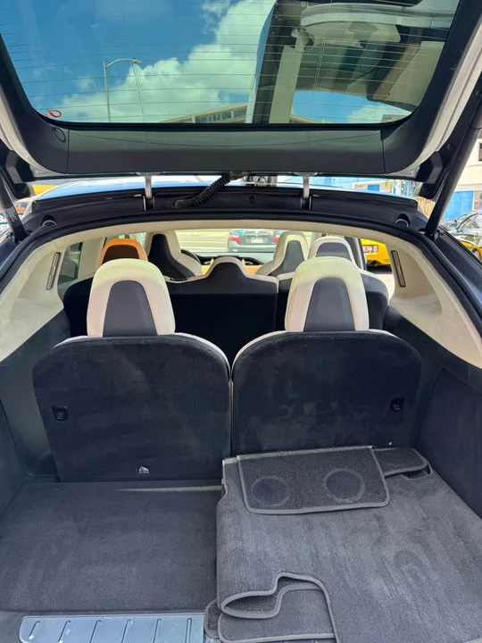 2018 Tesla Model X - Image 8 of 16