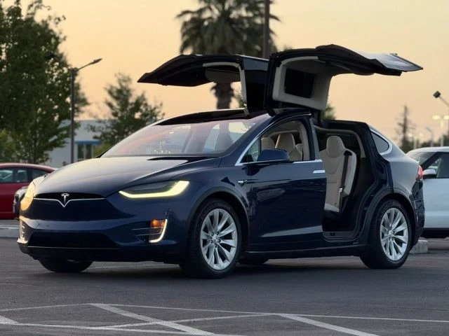 2018 Tesla Model X - Image 3 of 21