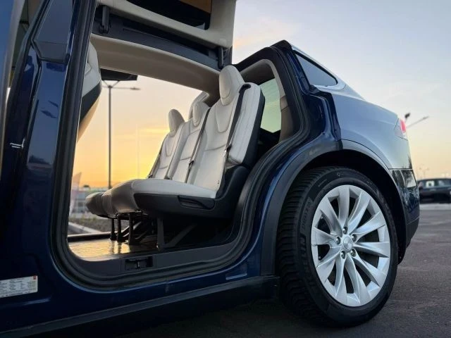 2018 Tesla Model X - Image 13 of 21