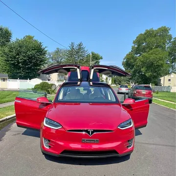 2018 Tesla Model X 75D Sport Utility 4D