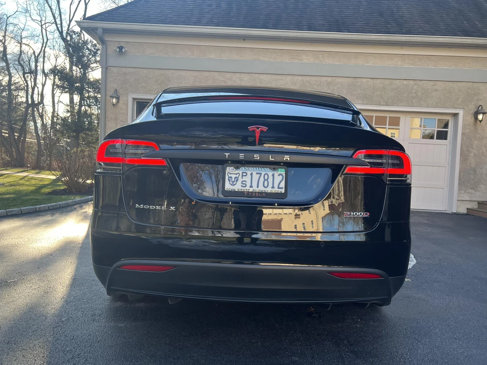 2018 Tesla Model X - Image 10 of 31